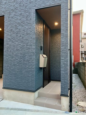 18/29 エントランス