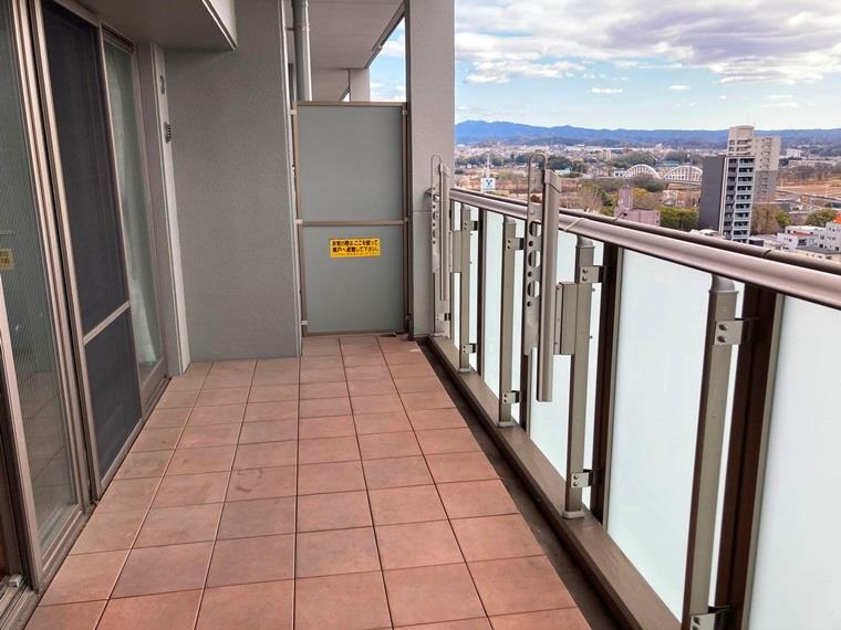 13/18 バルコニー