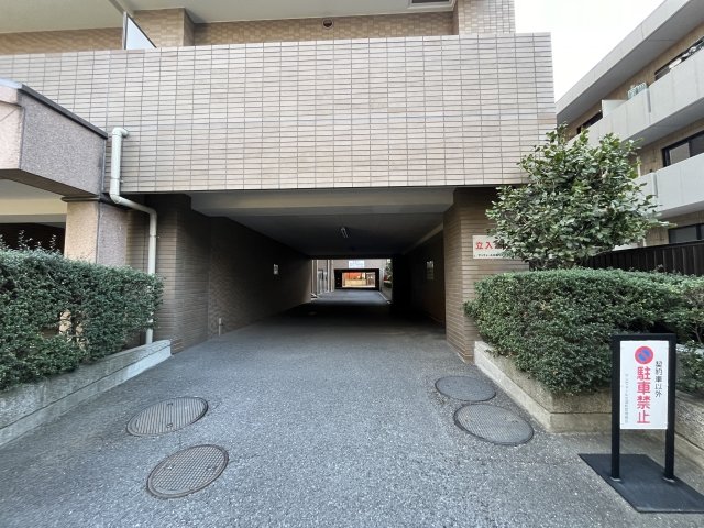 13/14 エントランス