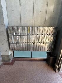 16/16 エントランス