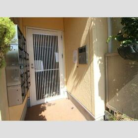 16/16 エントランス