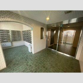 15/15 エントランス