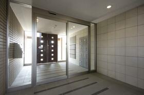 13/15 エントランス