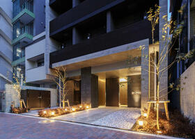 16/16 エントランス