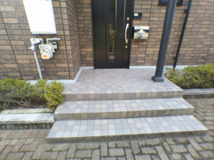 16/17 エントランス