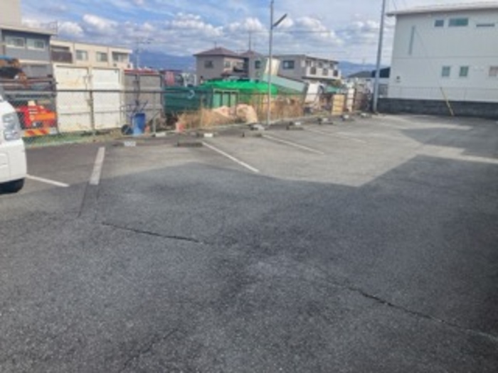 19/23 駐車場