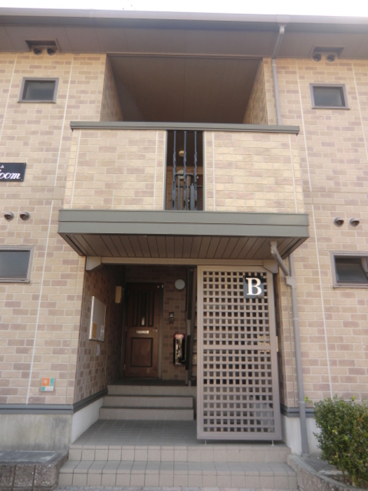 13/20 エントランス