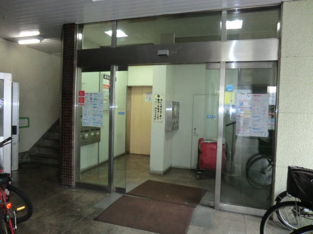 22/23 エントランス