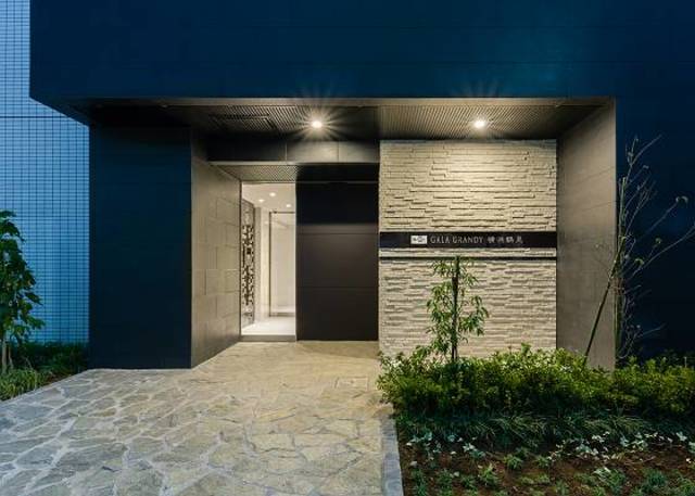 25/25 エントランス