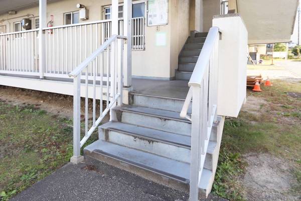 16/17 エントランス