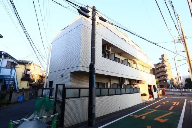 ライオンズマンション東北沢の外観