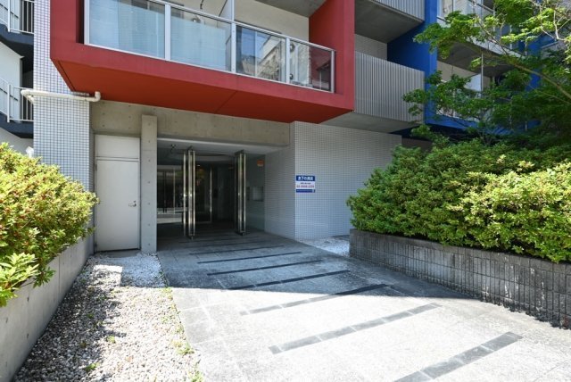 2/4 エントランス