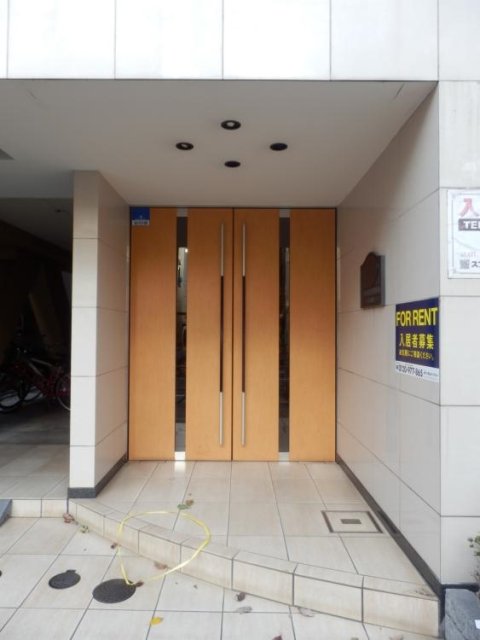 15/22 エントランス