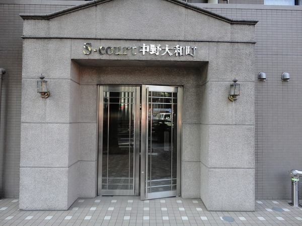 3/4 エントランス