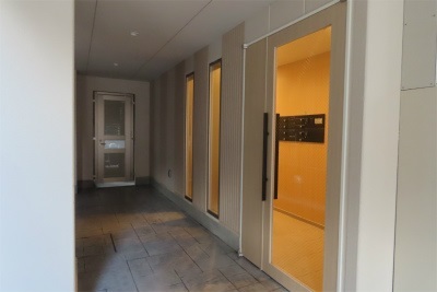 2/2 エントランス