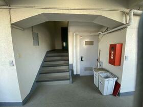 15/16 エントランス