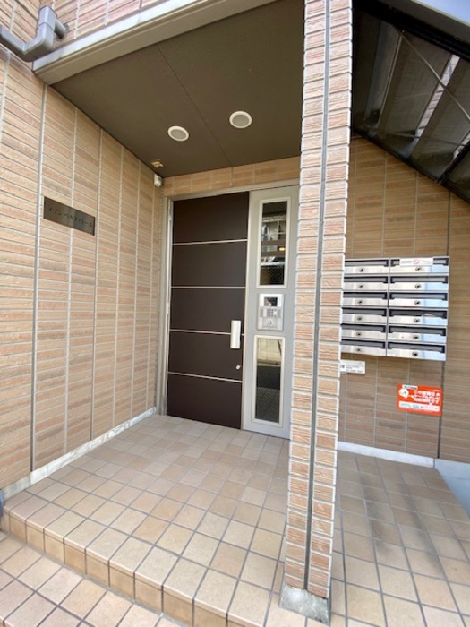 16/22 エントランス