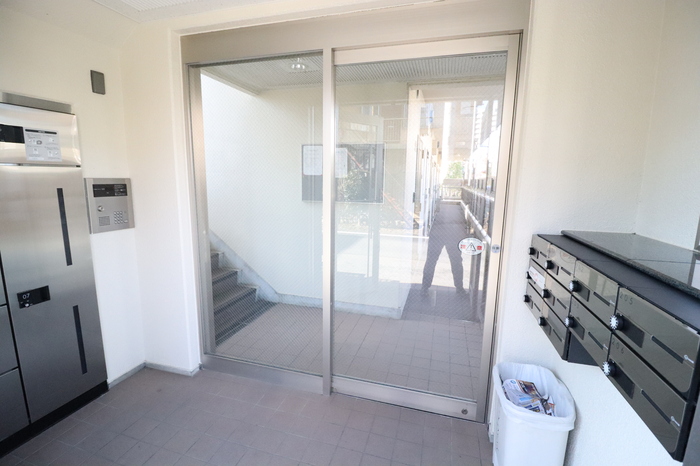 20/20 エントランス