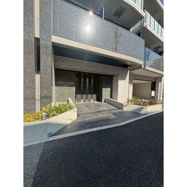 20/29 エントランス