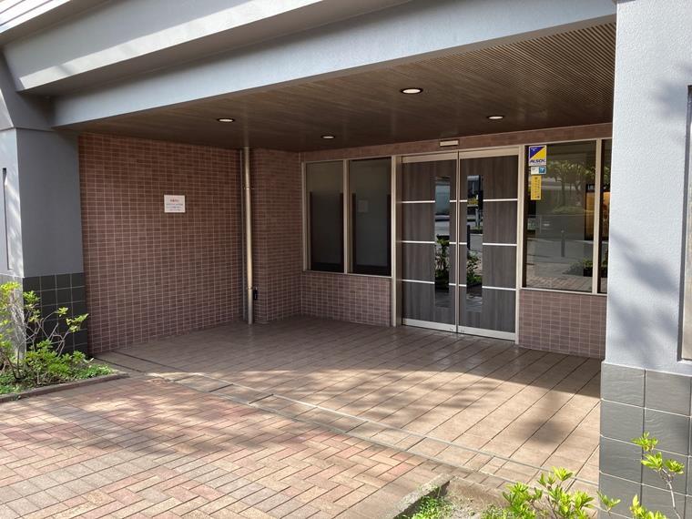 4/4 エントランス