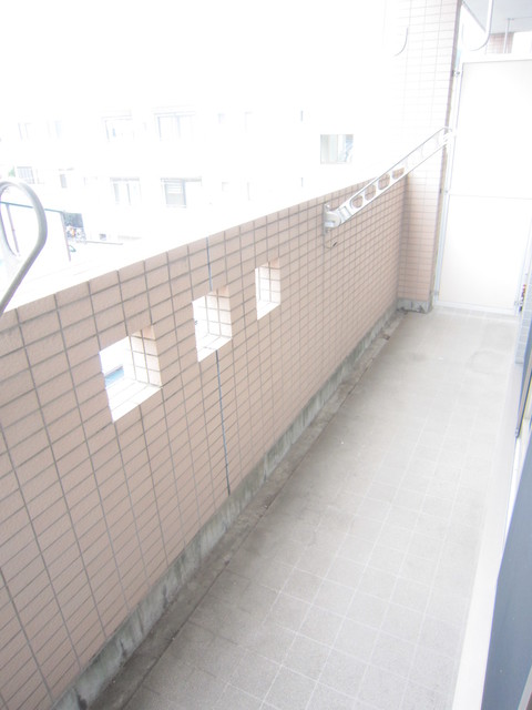 16/23 バルコニー