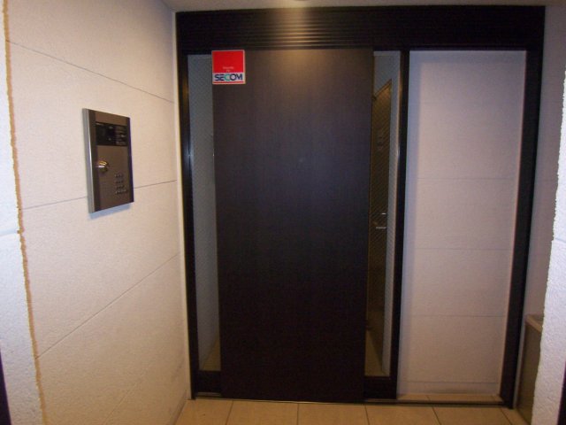 15/15 エントランス