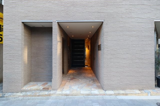 2/4 エントランス