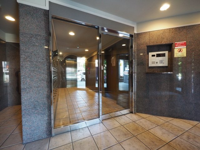 2/3 エントランス