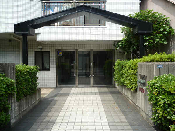 14/14 エントランス