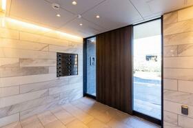 4/4 エントランス