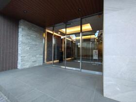 13/13 エントランス