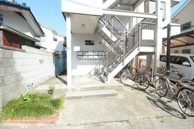 16/16 エントランス