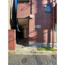 16/16 エントランス