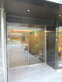 16/16 エントランス