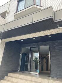 13/14 エントランス