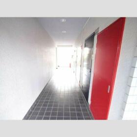 16/16 エントランス