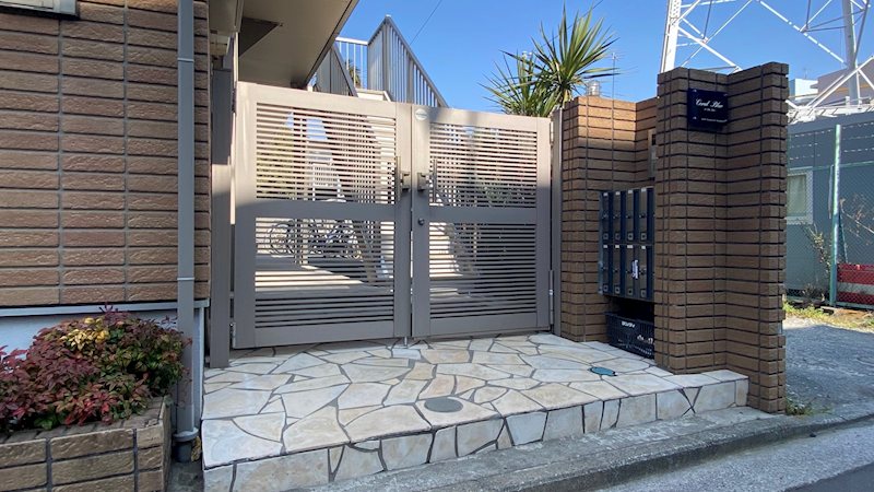 26/26 エントランス