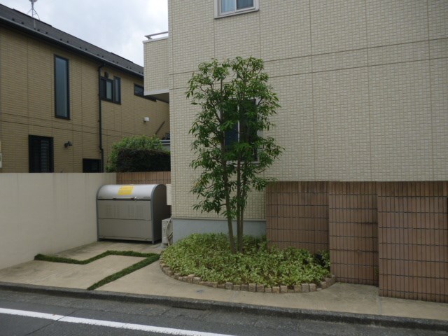 2/2 エントランス