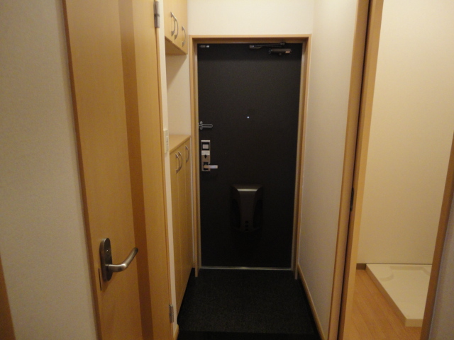 13/30 玄関