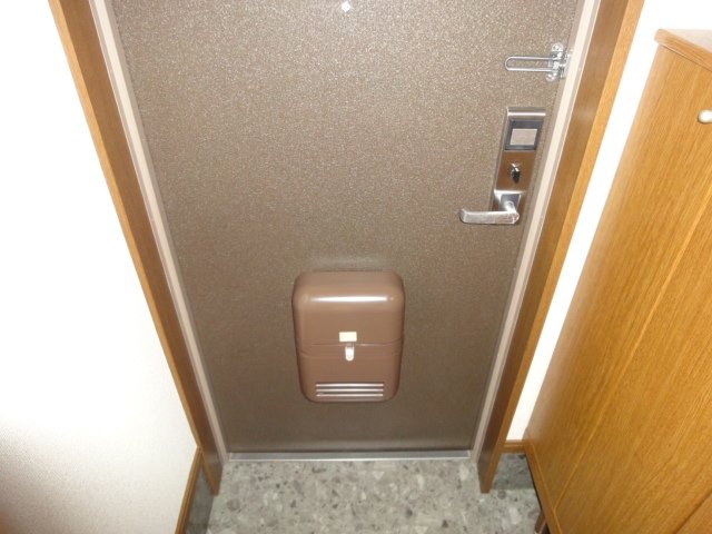 13/29 玄関