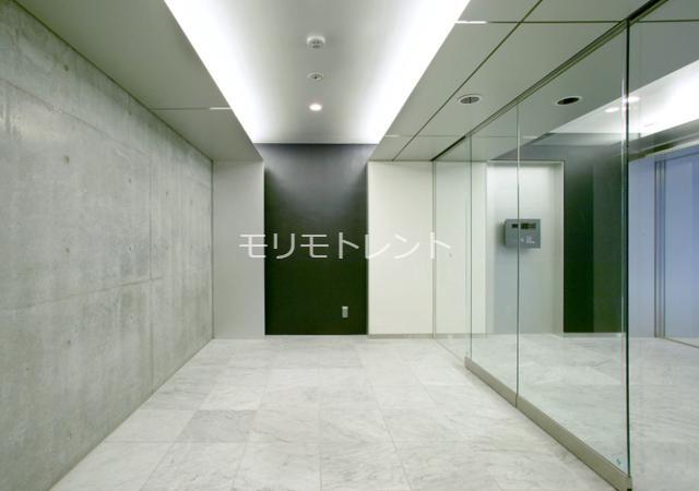 13/22 エントランス