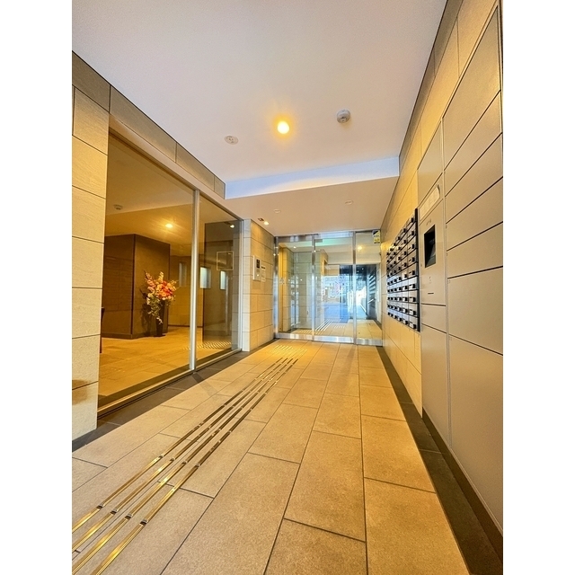 14/14 エントランス