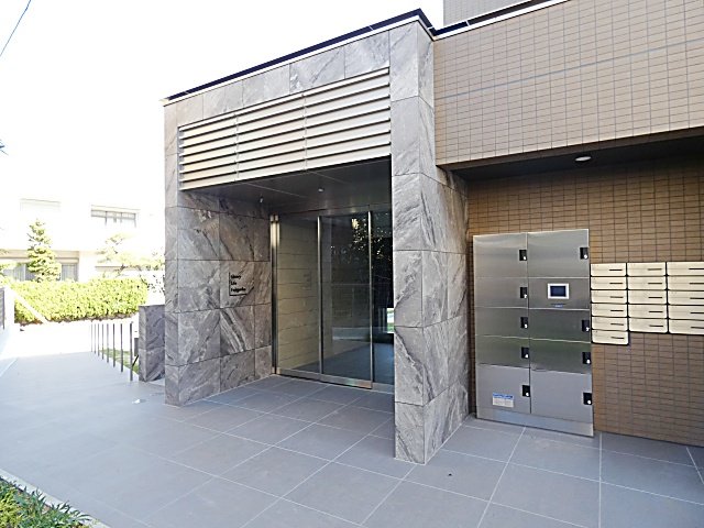 2/4 エントランス