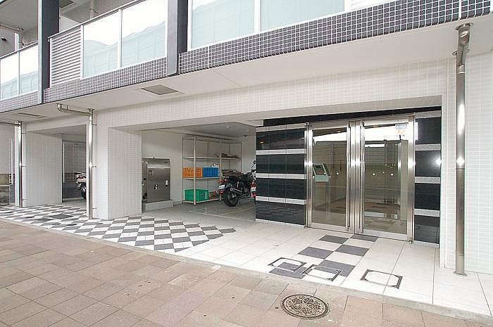 2/2 エントランス