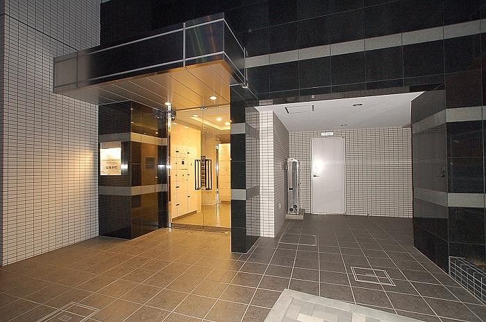 17/19 エントランス