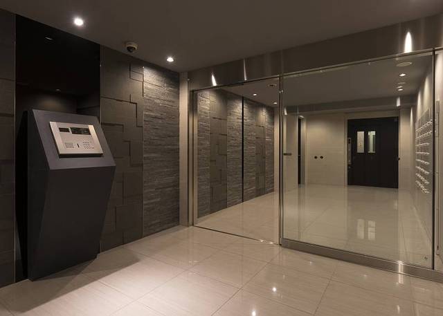 15/23 エントランス