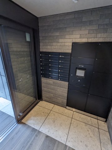 17/27 エントランス