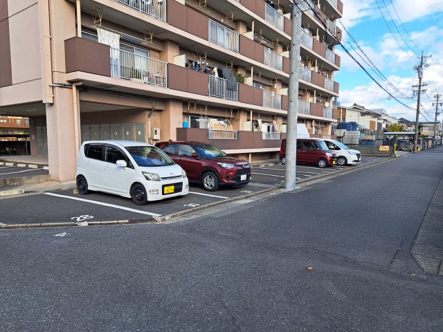 15/23 駐車場