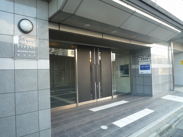 3/4 エントランス