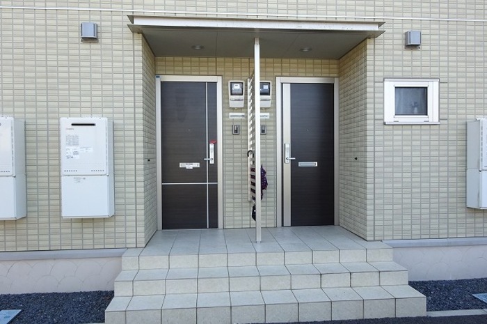 16/17 エントランス